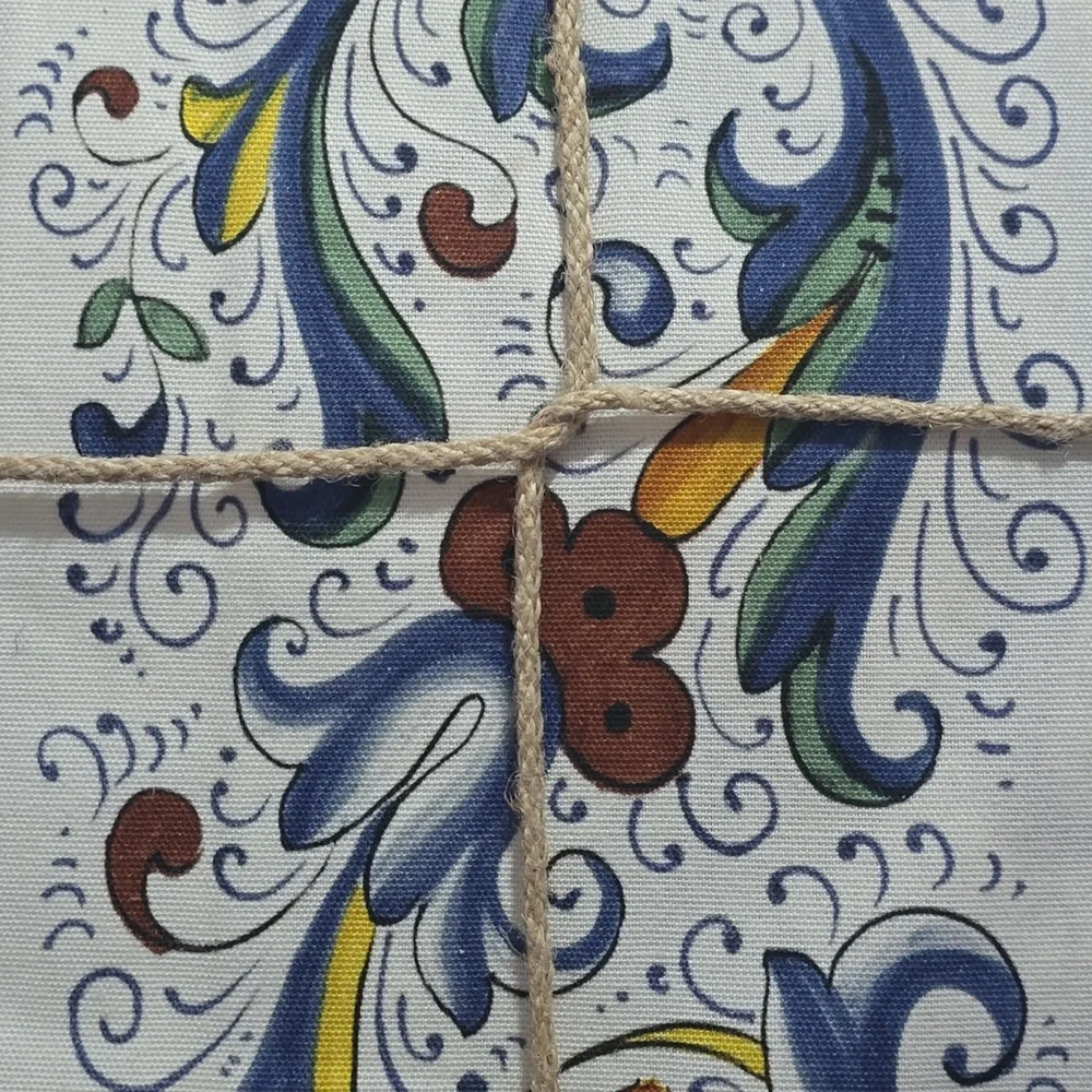 Sur La Table Deruta-Style Tablecloth, Retail Price $179.95 USD,Size 108"L x 67"W - Picture 3 of 10